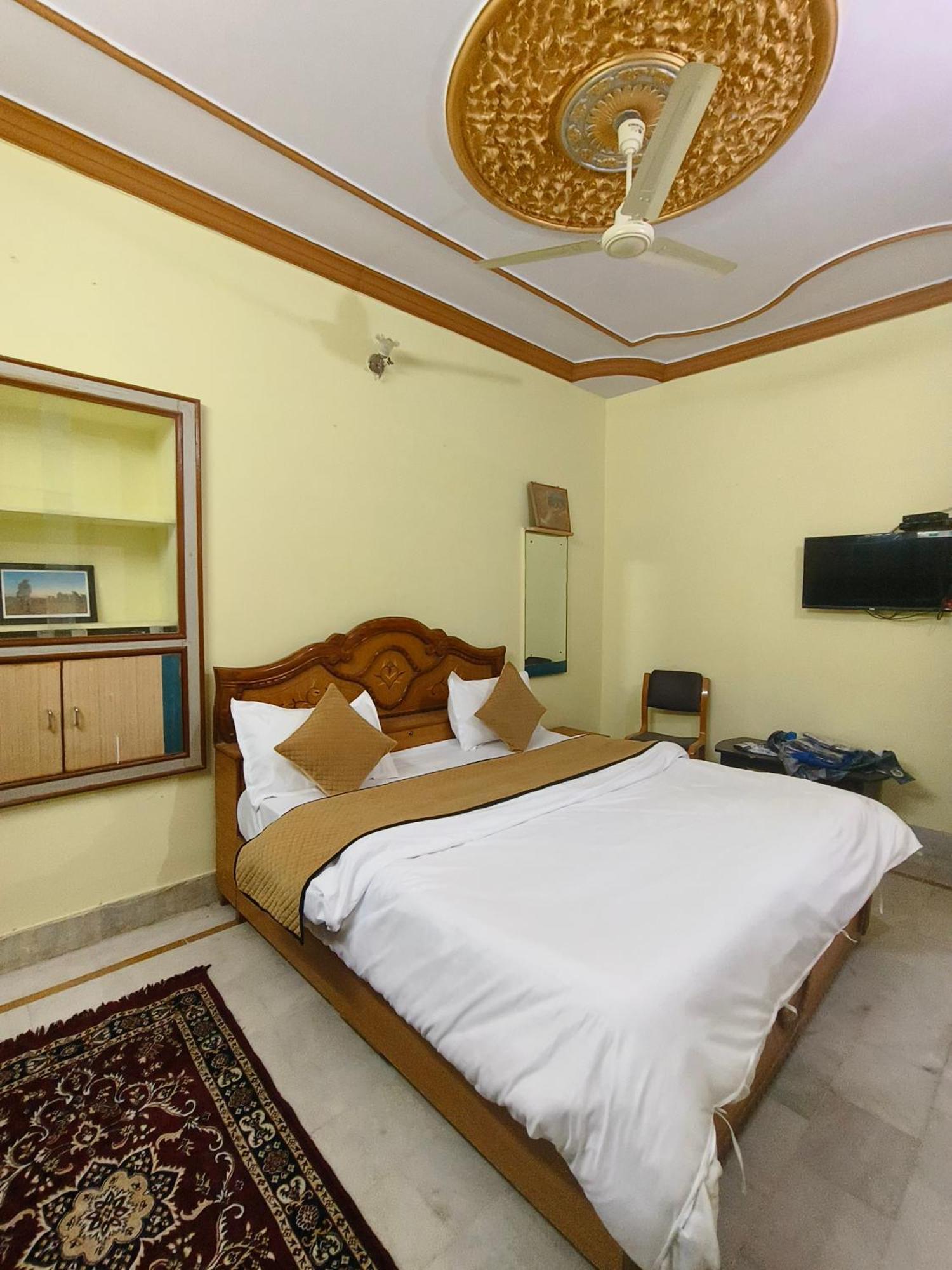 Hotel Navodaya Jaisalmer Exteriör bild