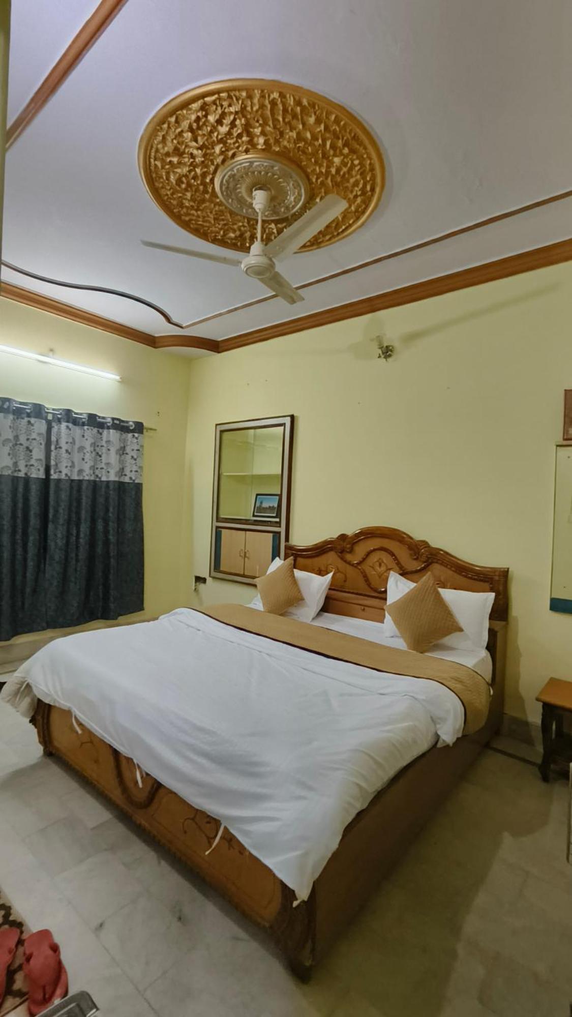 Hotel Navodaya Jaisalmer Exteriör bild