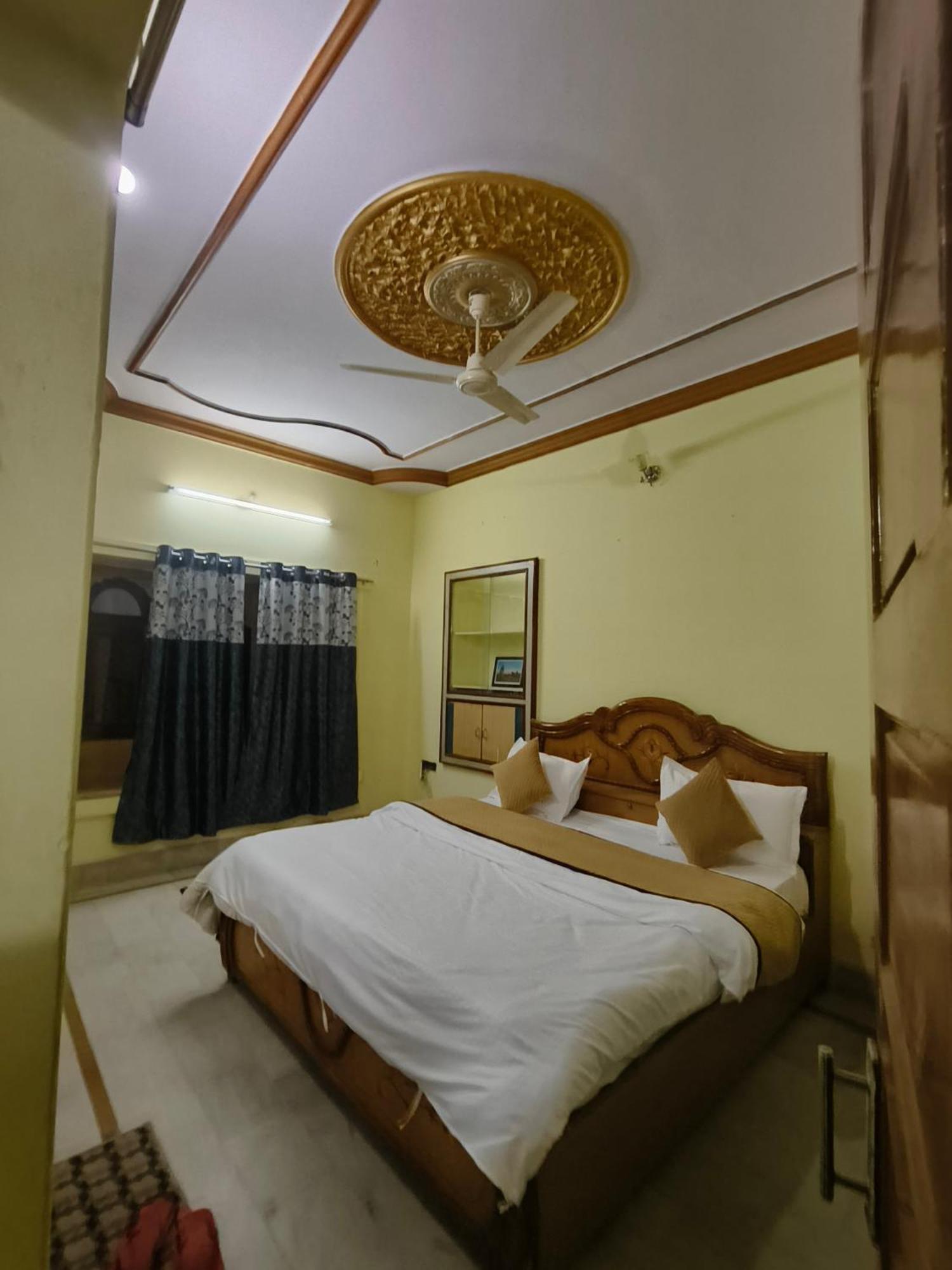 Hotel Navodaya Jaisalmer Exteriör bild